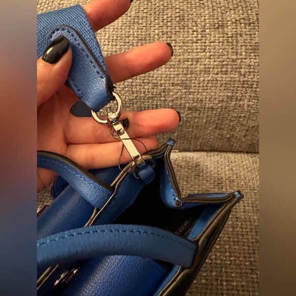 Barely worn Karl Lagerfeld Simone Blue Leather Crossbody - Picture 13 of 16
